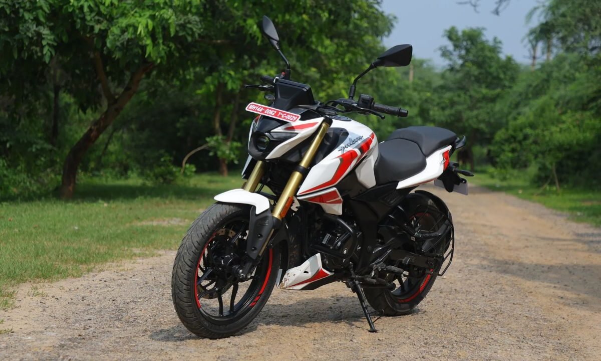 Bajaj Pulsar N160