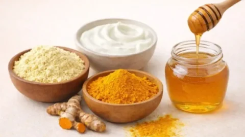 Besan face pack for glowing skin: बेसन दही और शहद से बनाएं देसी क्लींजर, चेहरे की चमक वापस लाएं