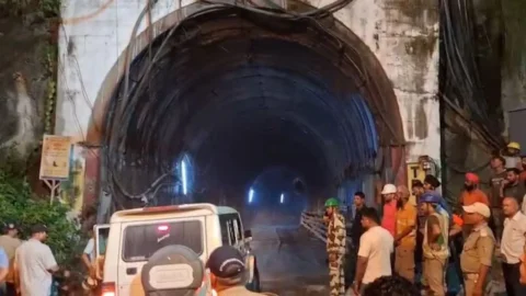 Chamoli Tunnel Accident: चमोली सुरंग हादसा में सात मजदूरों की मौत, बचाव अभियान जारी