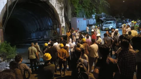 Chamoli Tunnel Landslide: चमोली में बड़ा हादसा, टीएचडीसी की निर्माणाधीन टनल में भूस्खलन से कई मजदूर फंसे