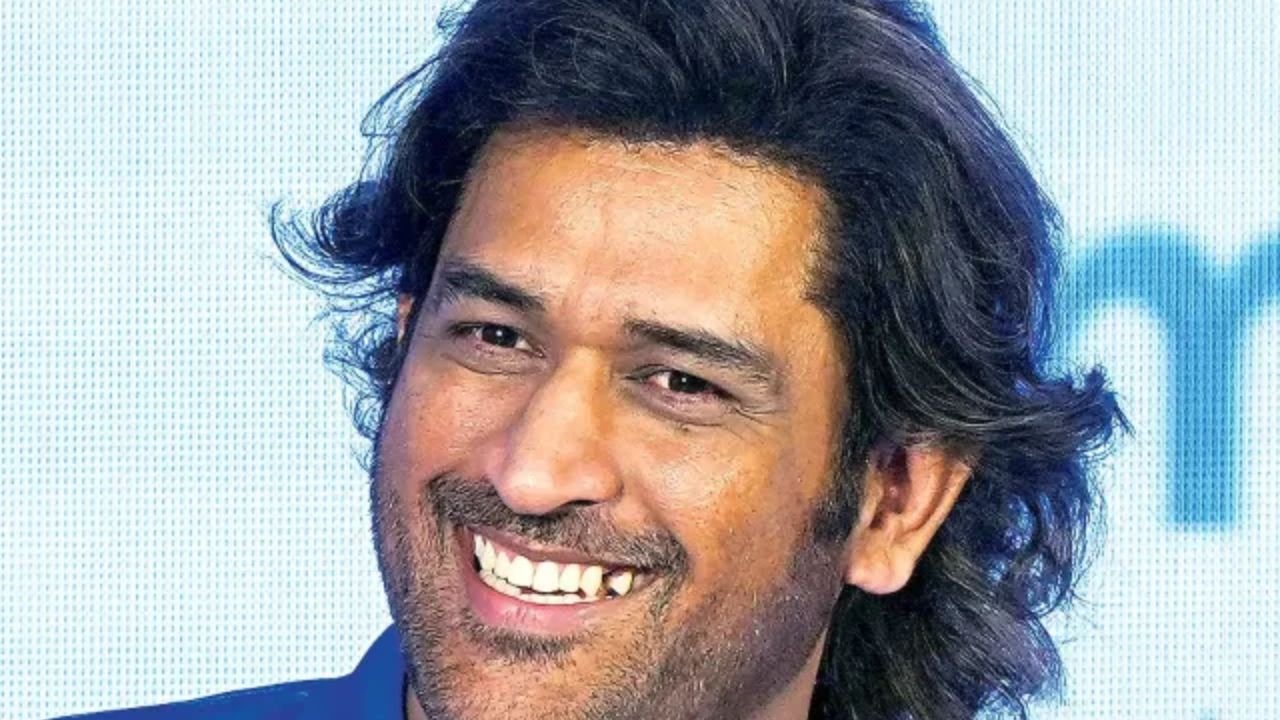 Dhoni Given Diet Plan To A Fan