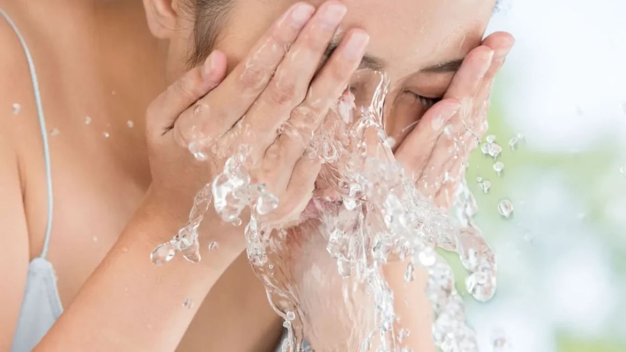 Foaming Face Wash vs Gel Cleanser