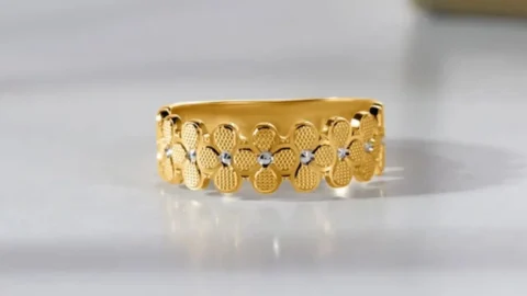 Gold Ring Designs: राखी पर बहन को गिफ्ट करें 9 कैरेट सोने की रिंग, ये डिजाइन देखकर दिल खुश हो जाएगा