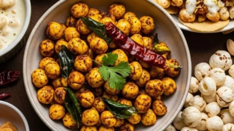 Instant Makhana Snacks: नमकीन से मीठे तक, शाम की चाय के लिए बनाएं मखाने के 5 इंस्टेंट स्नैक्स