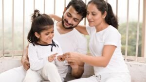 Parenting Tips: बच्चों के साथ दोस्त जैसा मजबूत रिश्ता बनाने के लिए 5 कारगर पेरेंटिंग ट्रिक्स, जानें खुलकर बात करने का तरीका
