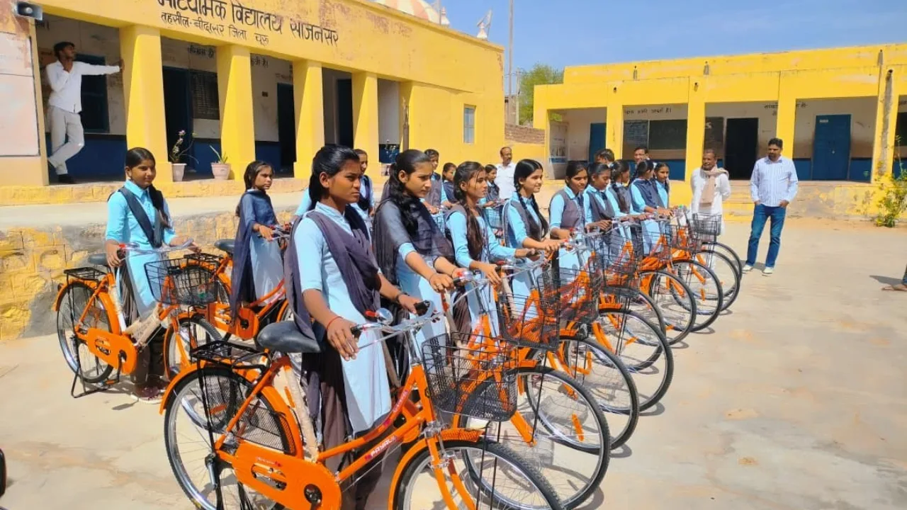Rajasthan Girls Schemes: मुफ्त साइकिल, 70 हजार रुपये स्कूटी सहायता और मां वाउचर से बेटियों की शिक्षा व मातृ स्वास्थ्य को मिल रही नई ताकत
