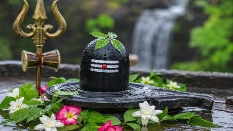 Sawan 2026: सावन में घर के मुख्य द्वार पर जरूर करें ये 1 काम, दूर होगी नकारात्मक ऊर्जा और बरसेगी कृपा