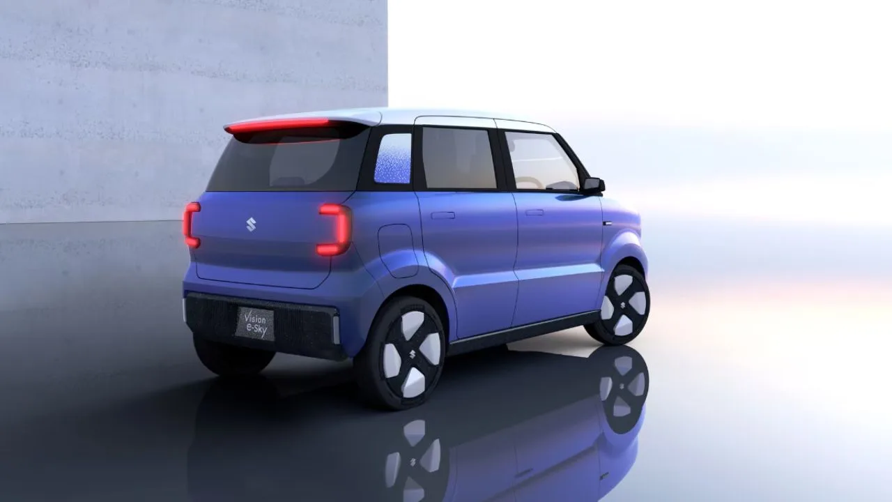 Suzuki eSKY EV: सुजुकी ने पेश की ऑल्टो के आकार वाली कॉम्पैक्ट इलेक्ट्रिक कार, एक बार चार्ज करने पर मिलेगी 310 किमी की रेंज