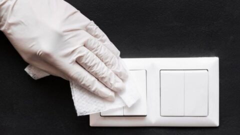 Switchboard Cleaning Tips: गंदे स्विचबोर्ड्स कर रहे घर की खूबसूरती को फीका? इन आसान हैक्स से मिनटों में लाएं नई जैसी चमक
