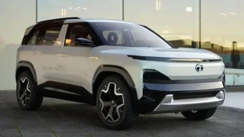 Tata Motors New Cars 2026: टाटा मोटर्स 2026-27 में लाएगी 6 नई कारें, सिएरा ईवी से लेकर अविन्या तक का प्लान