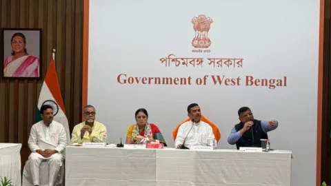 West Bengal 7th Pay Commission: सरकारी कर्मचारियों के लिए जल्द लॉन्च होगी आधिकारिक वेबसाइट, जानें क्या मिलेगा फायदा
