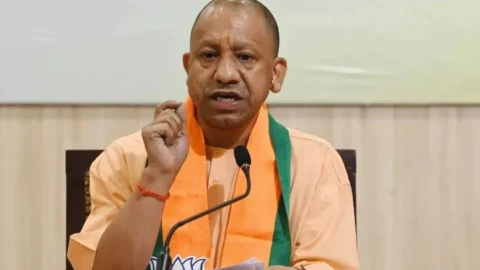 Janta Darshan: सीएम योगी के जनता दर्शन में ऐसे करें मुलाकात, जानें पूरी प्रक्रिया और जरूरी दस्तावेज