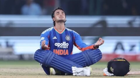 Abhishek Sharma: अभिषेक शर्मा का तूफानी शतक, 30 गेंद में सेंचुरी, रोहित का रिकॉर्ड टूटा, विराट की बराबरी