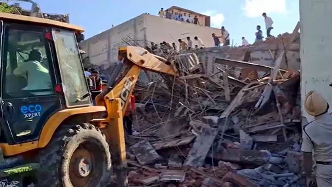 Ambala Building Collapse: अंबाला में 3 मंजिला निर्माणाधीन इमारत गिरी, 2 की मौत; मलबे में फंसे लोगों का रेस्क्यू जारी