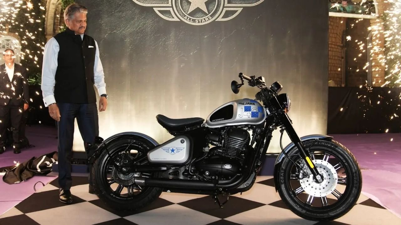 Jawa 42 Bobber All Stars Launch: आनंद महिंद्रा ने चेकरड लुक वाली नई बाइक पेश की