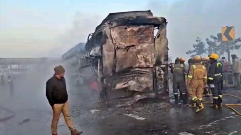 Noida Bus Fire Video