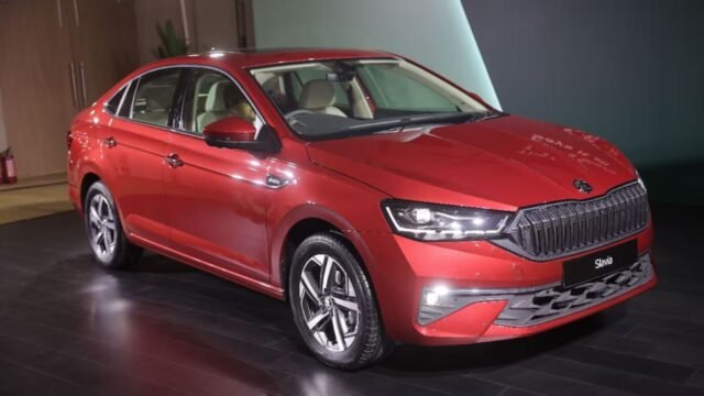 Skoda Slavia Facelift: 6 अक्टूबर को लॉन्च होगी नई Slavia, 8-Speed Automatic और Rear Seat Massage समेत मिलेंगे कई प्रीमियम फीचर्स