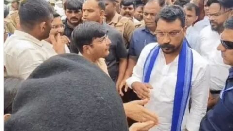 UP Crime: बाराबंकी में चंद्रशेखर आजाद के काफिले पर हमला, जूते-पत्थर बरसे, कई वाहन क्षतिग्रस्त