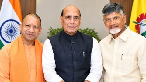 UP News: काशी में राजनाथ सिंह, योगी और चंद्रबाबू नायडू का जमावड़ा, युवा सेवा संकल्प यात्रा को हरी झंडी