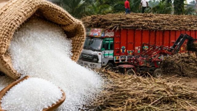 Sugar Stock Limit: बोरी से गिरती चीनी और एक चम्मच भर दानेदार चीनी