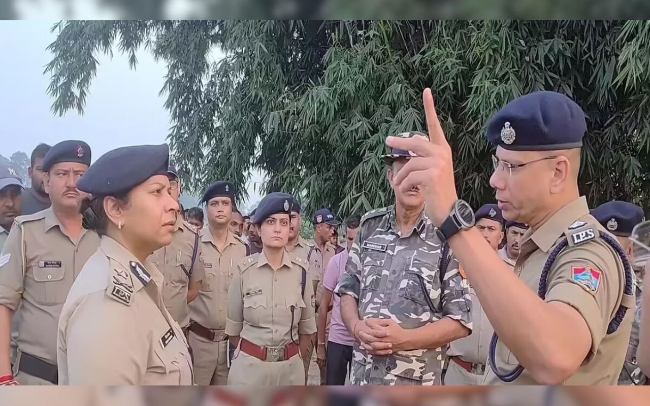 UP News: शाहजहांपुर शिव मंदिर में दो साधुओं की हत्या, शव जलाए गए, जमानत पर आया सुमित हिरासत में